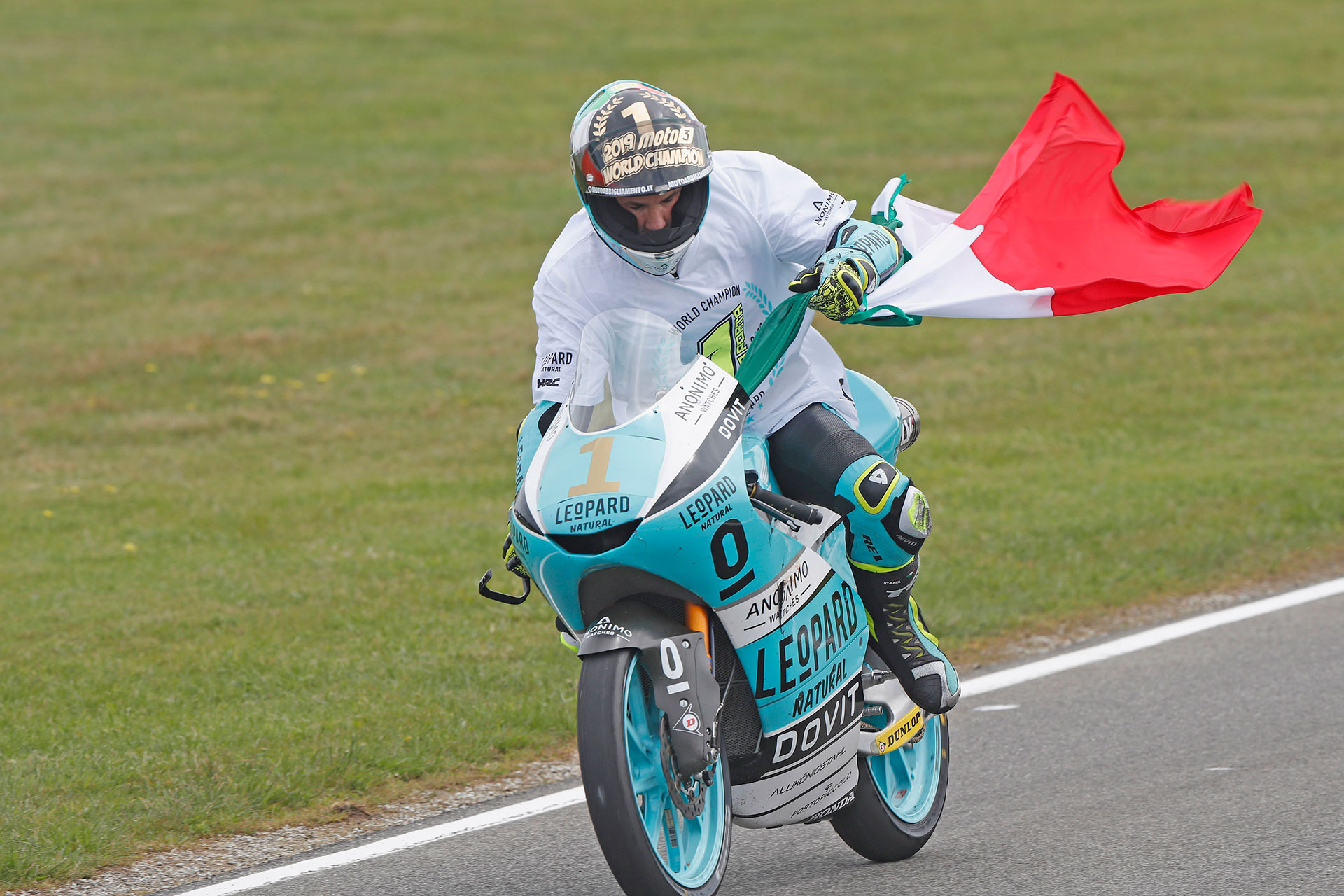 




Lorenzo Dalla Porta, 2019 Moto3 WORLD CHAMPION 



