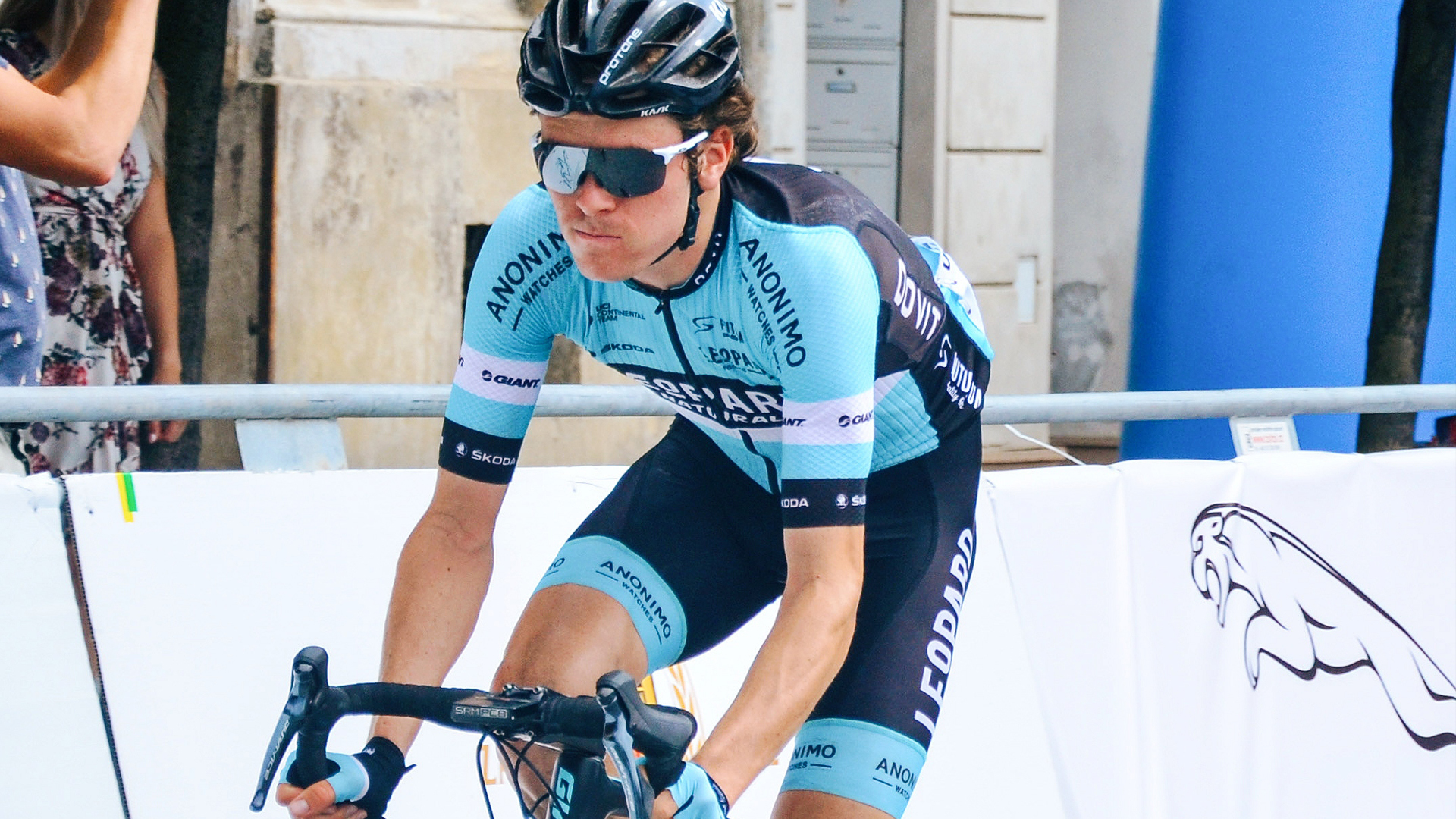 




Mauro Schmid joins Team Qhubeka ASSOS in 2021


